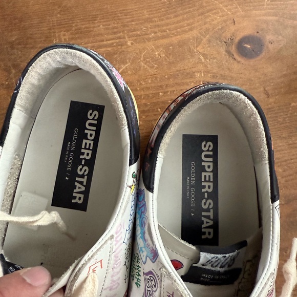 Men’s Golden Goose size 11 (44) Graffiti Art Sneakers. Like new condition - Picture 9 of 11